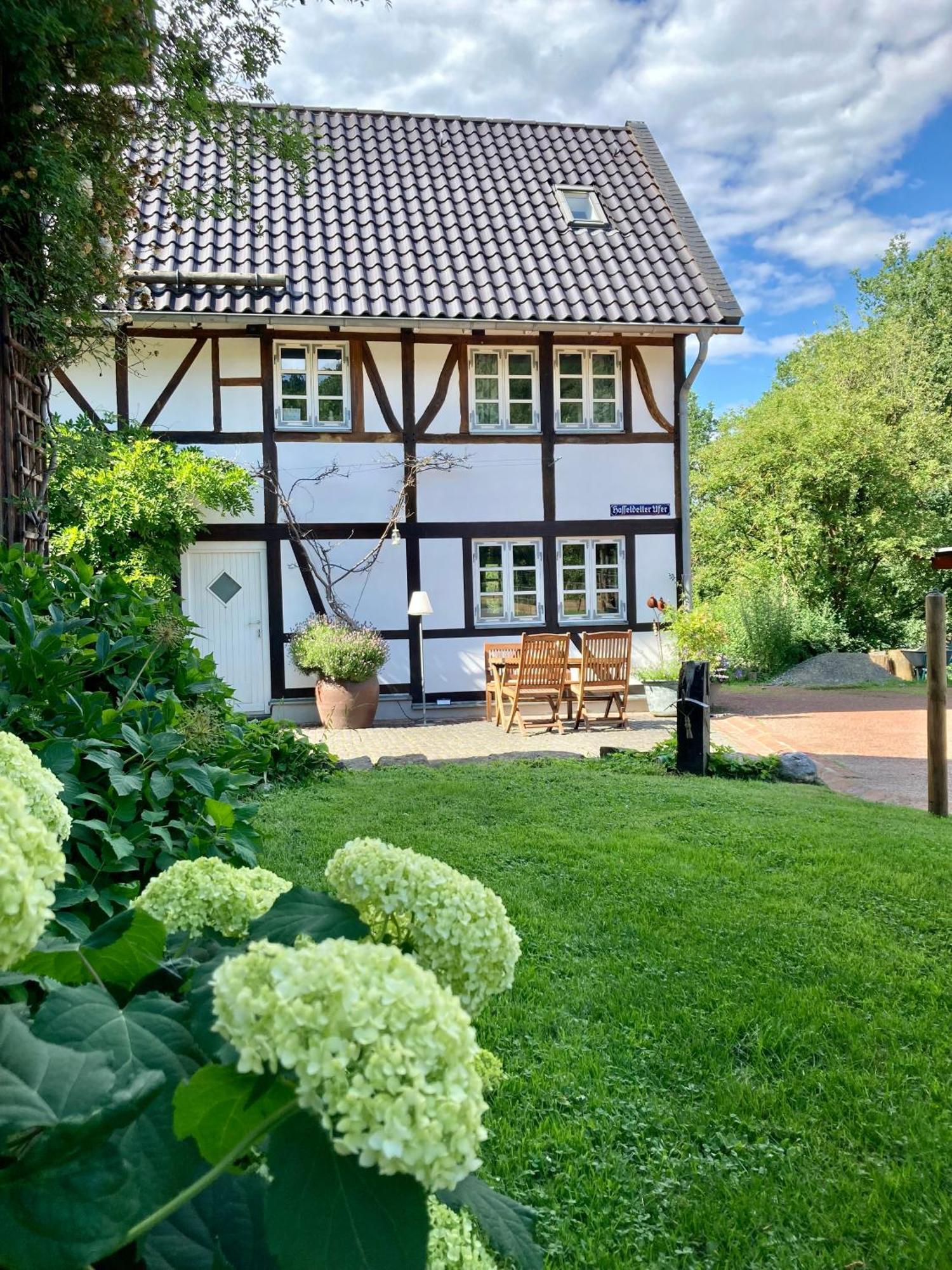 Fachwerkhaus Am Waldesrand Solingen Exterior foto