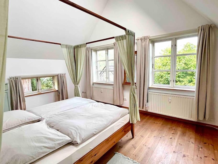 Fachwerkhaus Am Waldesrand Solingen Exterior foto