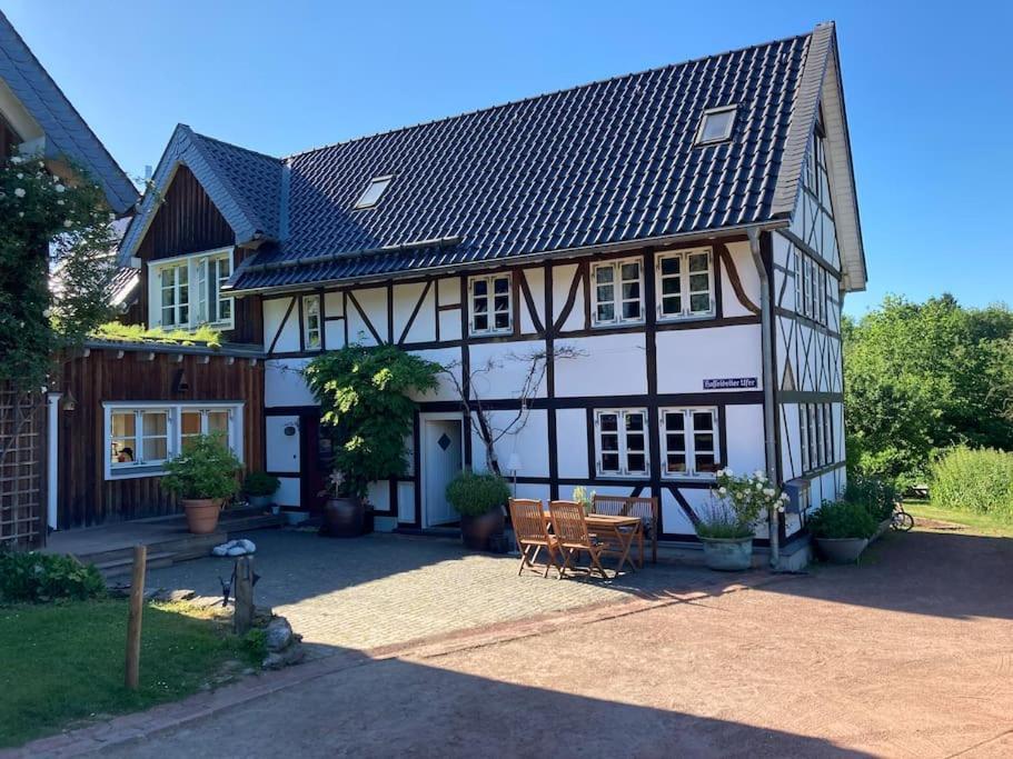 Fachwerkhaus Am Waldesrand Solingen Exterior foto